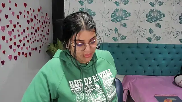 LindaBreeS online show from February 2025 06:22:01 PM