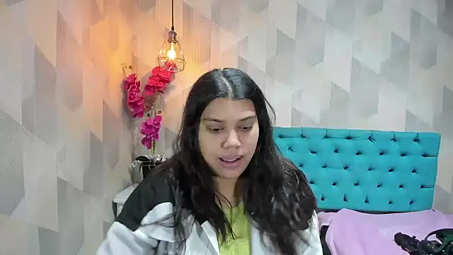 LindaBreeS online show from July 2026 04:18:02 AM