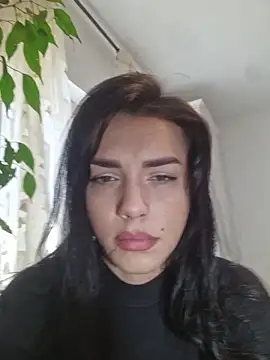 Snapshot of JolieLizz chatting on October 2025 10:05:02 AM JolieLizz online show from October 2025 10:05:02 AM