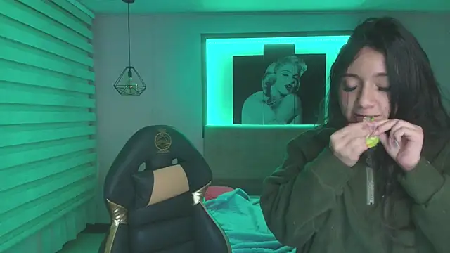 Andrea Ramos online show from February 2025 08:18:01 AM