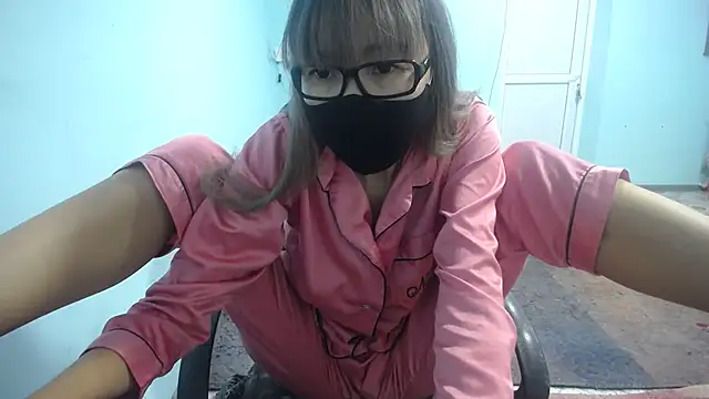 Snapshot of elllaaxx chatting on December 2024 06:32:01 AM elllaaxx online show from December 2024 06:32:01 AM