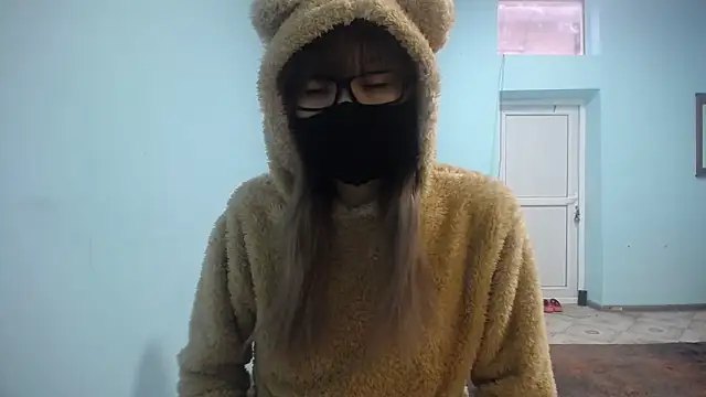 Snapshot of elllaaxx chatting on December 2024 03:47:02 AM elllaaxx online show from December 2024 03:47:02 AM