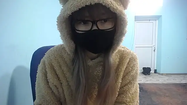 Snapshot of elllaaxx chatting on December 2024 03:40:01 AM elllaaxx online show from December 2024 03:40:01 AM