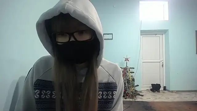 Snapshot of elllaaxx chatting on December 2024 05:04:01 AM elllaaxx online show from December 2024 05:04:01 AM