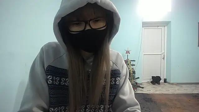Snapshot of elllaaxx chatting on December 2024 03:47:01 AM elllaaxx online show from December 2024 03:47:01 AM