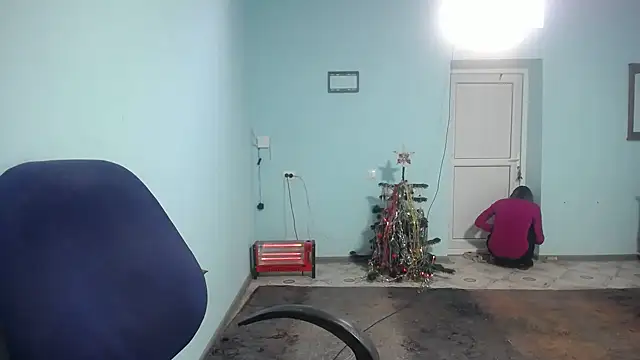 Snapshot of elllaaxx chatting on December 2024 07:51:02 AM elllaaxx online show from December 2024 07:51:02 AM