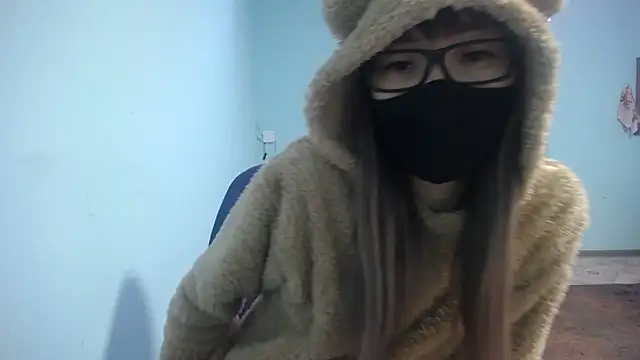 Snapshot of elllaaxx chatting on March 2025 03:33:01 AM elllaaxx online show from March 2025 03:33:01 AM