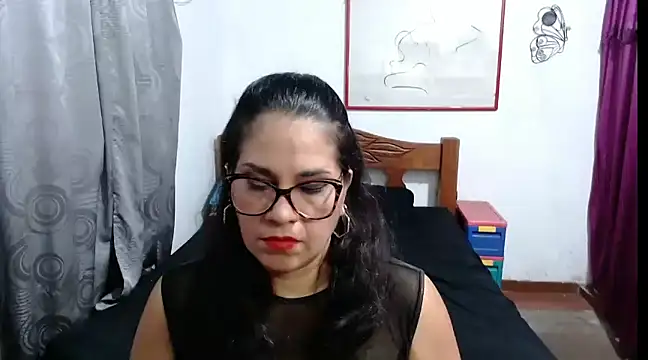 Mistresskloe01 online show from January 2025 12:47:02 PM