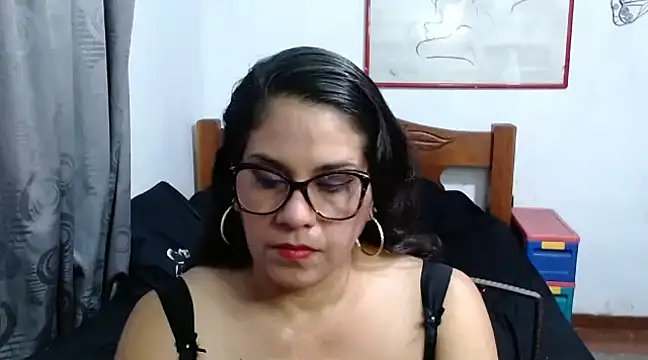 Mistresskloe01 online show from February 2025 12:26:02 PM