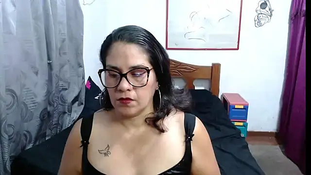 Mistresskloe01 online show from February 2025 12:43:02 PM