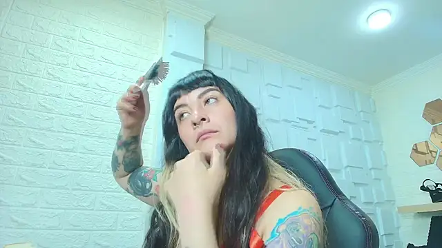 Naughty Kittenm online show from November 2025 11:21:02 AM