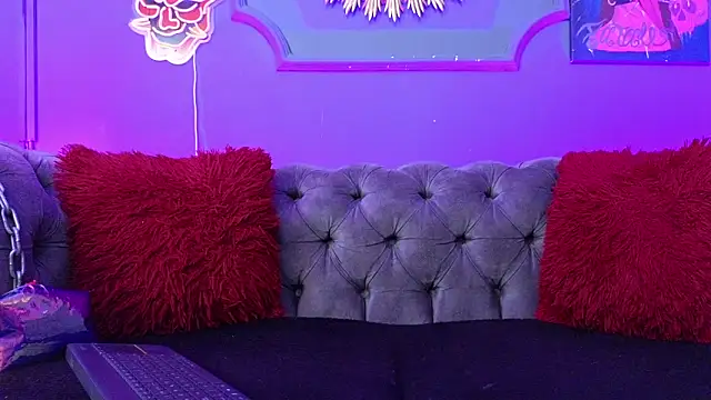 Julieta Russell online show from February 2025 11:51:01 AM