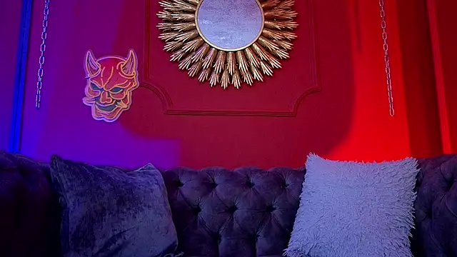 Julieta Russell online show from September 2025 12:40:01 PM