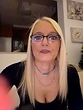 kikkastar online show from December 2025 08:57:02 PM