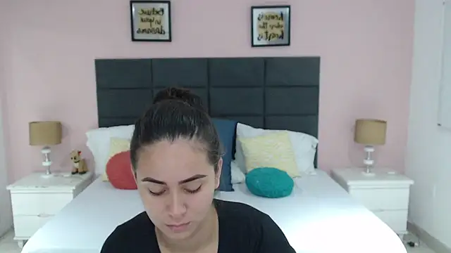 Snapshot of MadisonJenner chatting on January 2025 11:15:02 AM MadisonJenner online show from January 2025 11:15:02 AM