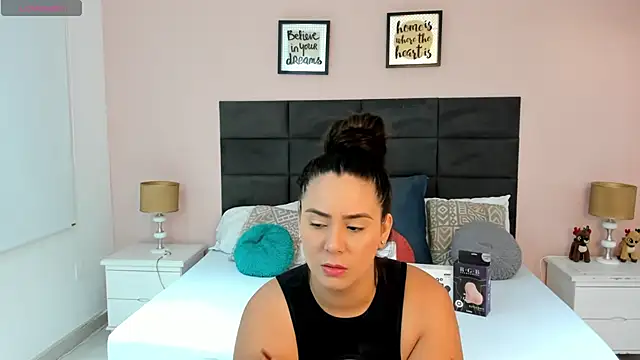 Snapshot of MadisonJenner chatting on November 2025 11:10:01 AM MadisonJenner online show from November 2025 11:10:01 AM