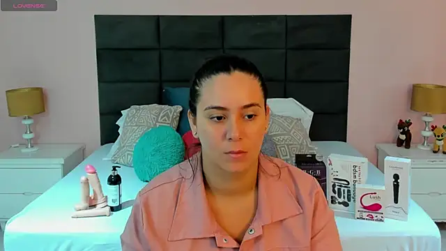 Snapshot of MadisonJenner chatting on November 2025 10:43:02 AM MadisonJenner online show from November 2025 10:43:02 AM