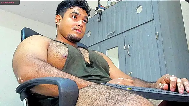 Big furry bear13 online show from January 2025 04:30:02 AM