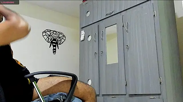 Big furry bear13 online show from January 2025 05:21:02 AM