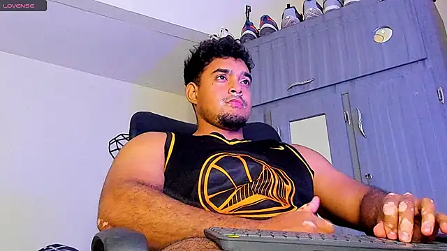 Big furry bear13 online show from February 2025 04:29:01 AM