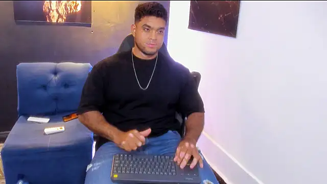 Big furry bear13 online show from November 2025 05:29:02 AM