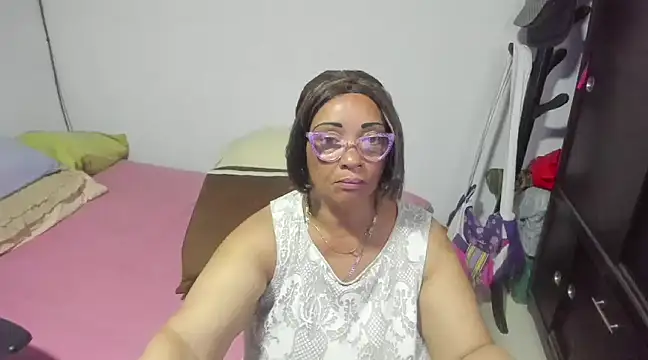 Snapshot of Mrs_mommy_ chatting on January 2025 04:41:01 PM Mrs mommy online show from January 2025 04:41:01 PM