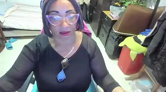 Snapshot of Mrs_mommy_ chatting on January 2025 11:00:02 PM Mrs mommy online show from January 2025 11:00:02 PM
