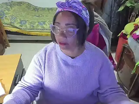 Snapshot of Mrs_mommy_ chatting on March 2025 08:43:01 PM Mrs mommy online show from March 2025 08:43:01 PM