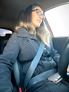 HotXMom online show from November 2025 06:36:01 AM