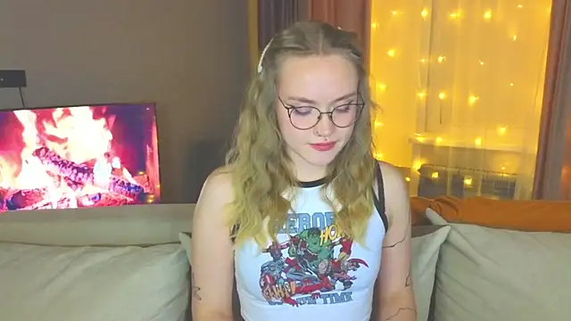 Aurora Golden1 online show from December 2024 07:54:02 PM