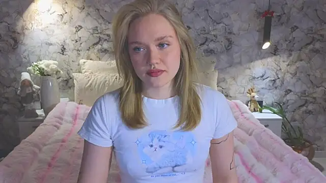 Snapshot of Aurora_Golden1 chatting on May 2026 11:58:02 AM Aurora Golden1 online show from May 2026 11:58:02 AM
