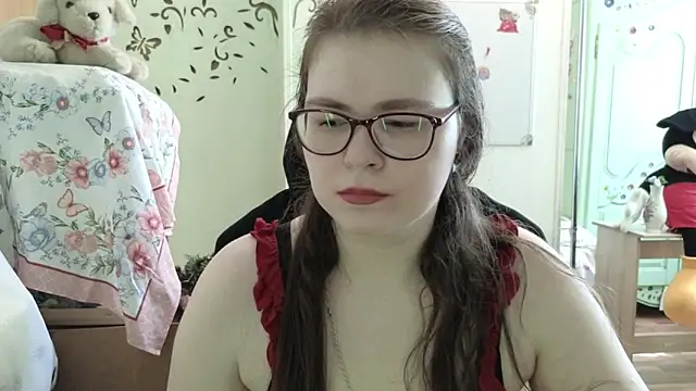 LucyZeph online show from August 2026 09:00:01 AM