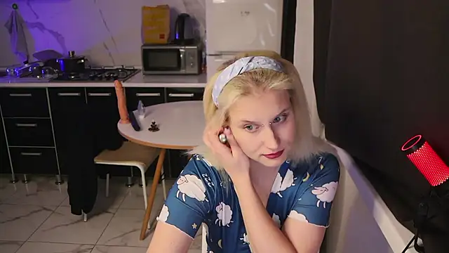 Snapshot of MertyXX chatting on February 2026 10:13:02 PM MertyXX online show from February 2026 10:13:02 PM