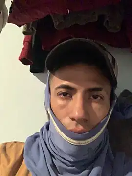 Snapshot of Feidxx69 chatting on November 2025 11:37:02 PM Feidxx69 online show from November 2025 11:37:02 PM