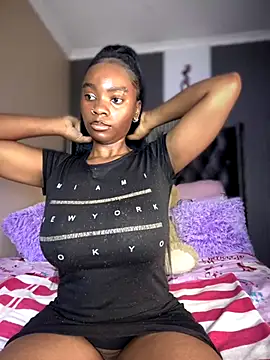 Candy-Heart online show from November 2025 12:15:02 PM