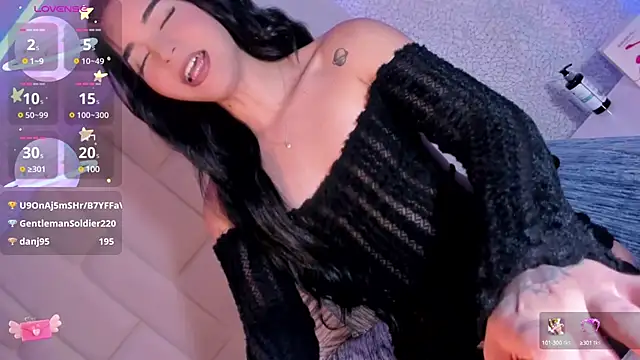 Summer walkerr online show from February 2025 03:43:01 PM