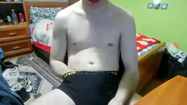 Snapshot of AvarageEuropeGuy chatting on April 2026 01:39:02 PM AvarageEuropeGuy online show from April 2026 01:39:02 PM