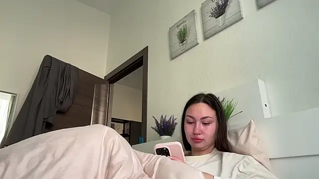 GIGI BENNET online show from October 2025 05:35:02 AM