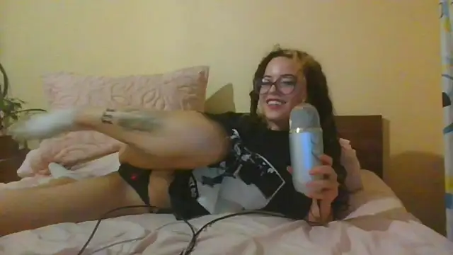 Snapshot of frikigyal chatting on February 2025 02:17:02 AM frikigyal online show from February 2025 02:17:02 AM