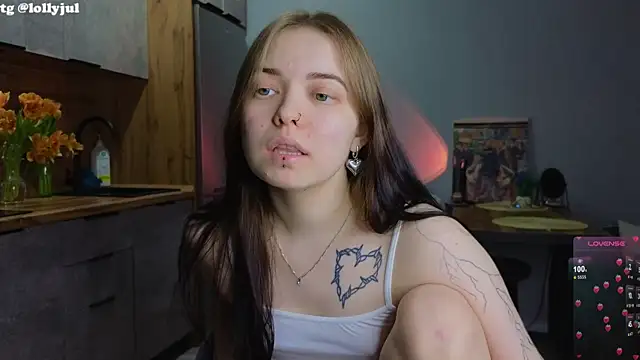 Snapshot of doll_lol_ chatting on March 2025 11:22:02 PM doll lol online show from March 2025 11:22:02 PM