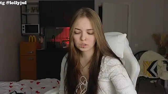 Snapshot of doll_lol_ chatting on September 2025 07:30:01 PM doll lol online show from September 2025 07:30:01 PM