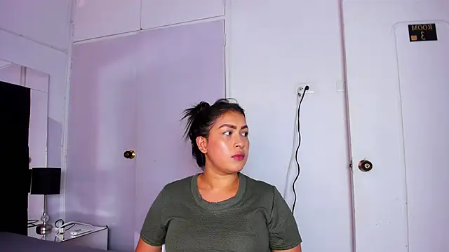 Miaa Garcia online show from March 2025 09:21:01 PM