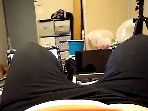 Snapshot of missthickness35_Pika chatting on November 2025 09:59:01 PM missthickness35 Pika online show from November 2025 09:59:01 PM