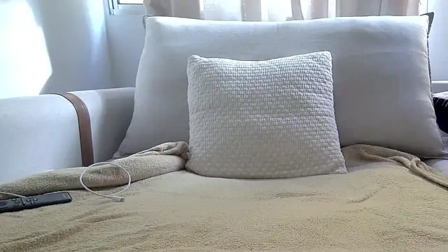 Snapshot of amooraaamoon chatting on September 2025 06:46:02 PM amooraaamoon online show from September 2025 06:46:02 PM