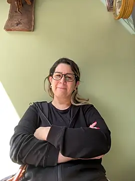 Snapshot of amooraaamoon chatting on October 2025 12:15:01 PM amooraaamoon online show from October 2025 12:15:01 PM