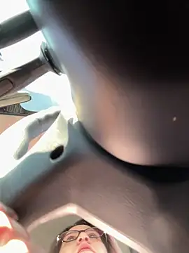 Snapshot of amooraaamoon chatting on November 2025 11:54:01 AM amooraaamoon online show from November 2025 11:54:01 AM