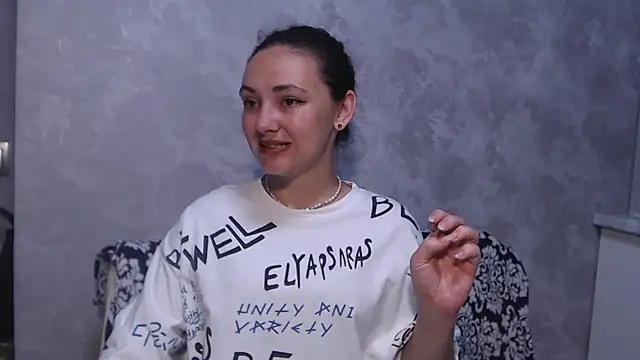 Snapshot of StacyMind chatting on September 2025 05:03:02 PM StacyMind online show from September 2025 05:03:02 PM