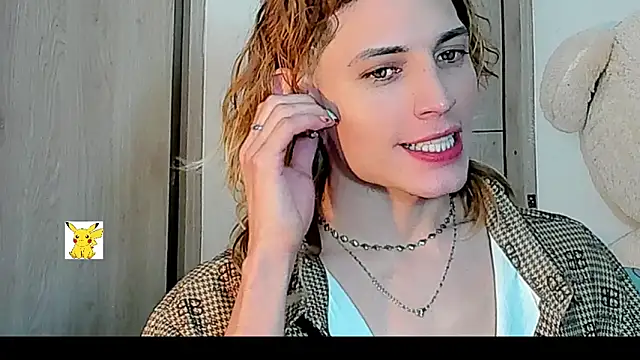 Snapshot of honey_skin chatting on January 2025 11:40:01 PM honey skin online show from January 2025 11:40:01 PM