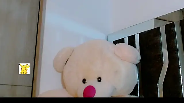 Snapshot of honey_skin chatting on February 2025 10:08:02 PM honey skin online show from February 2025 10:08:02 PM