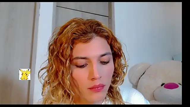 Snapshot of honey_skin chatting on March 2025 08:11:01 PM honey skin online show from March 2025 08:11:01 PM